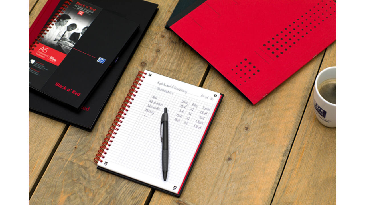 Notitieboek Oxford Black n' Red A4 96vel ruit 5mm