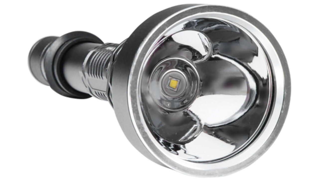 Zaklamp MAUL Helios LED 23cm accu lichtbereik 300m 10W