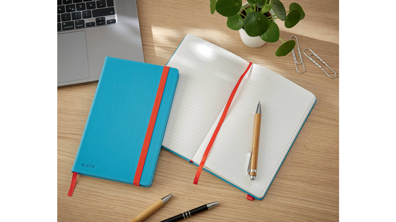 Notitieboek Leitz Cosy B5 160blz 100gr lijn blauw