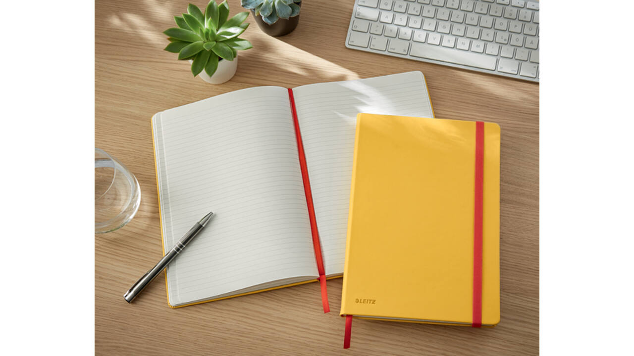 Notitieboek Leitz Cosy B5 160blz 100gr lijn geel
