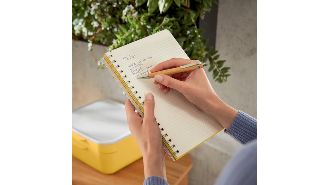 Notitieboek Leitz Cosy B5 160blz 100gr spiraal lijn geel