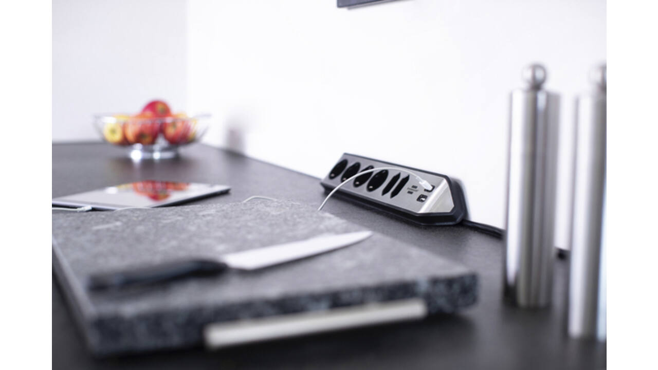 Stekkerdoos Brennenstuhl bureau Estilo 6 voudig inclusief 2 USB 2 meter zwart/zilver