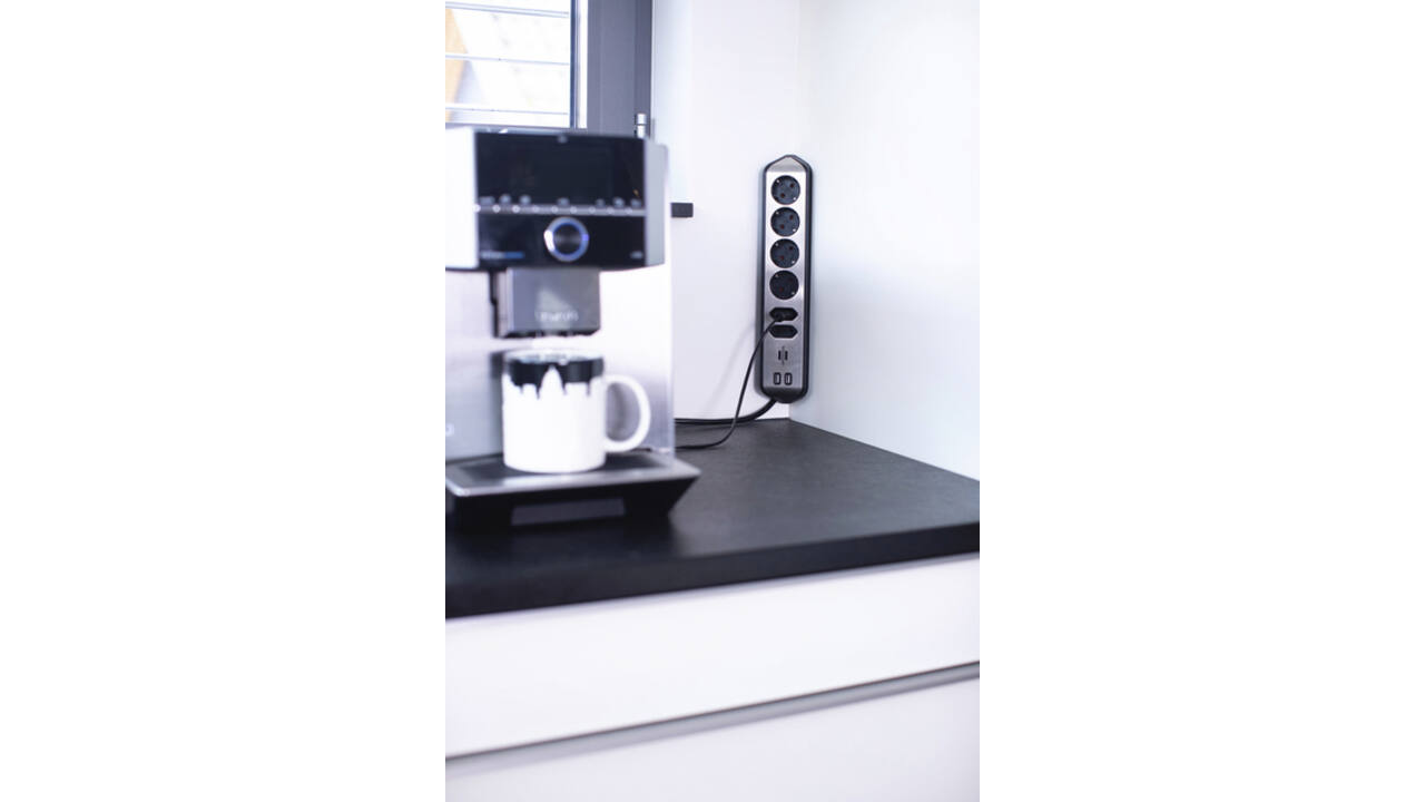 Stekkerdoos Brennenstuhl bureau Estilo 6 voudig inclusief 2 USB 2 meter zwart/zilver