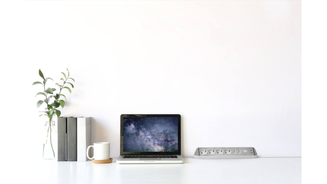 Stekkerdoos Brennenstuhl bureau Estilo 6 voudig inclusief 2 USB 200cm wit/zilver