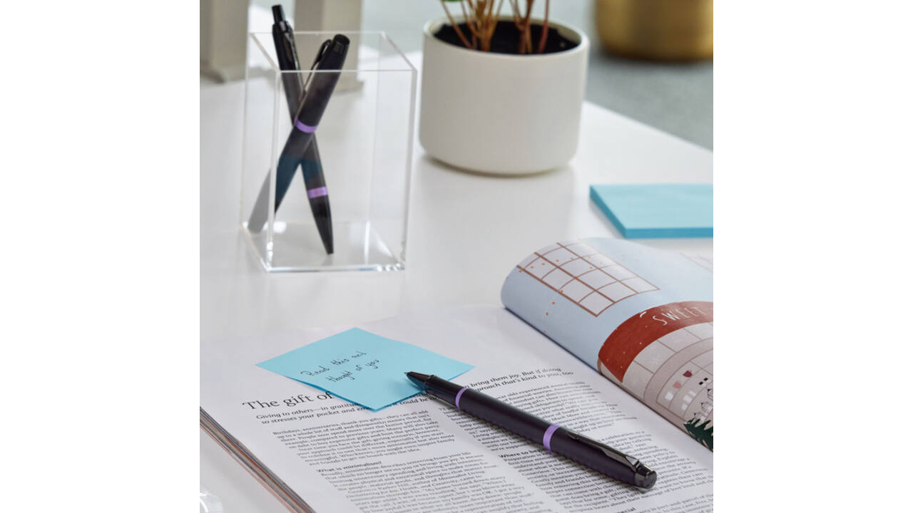 Balpen Parker IM black purple vibrant ring medium blister à 1 stuk