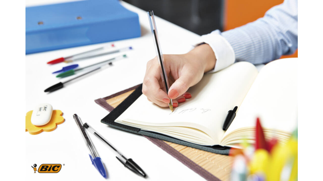 Balpen Bic Cristal medium zwart blister à 10 stuks