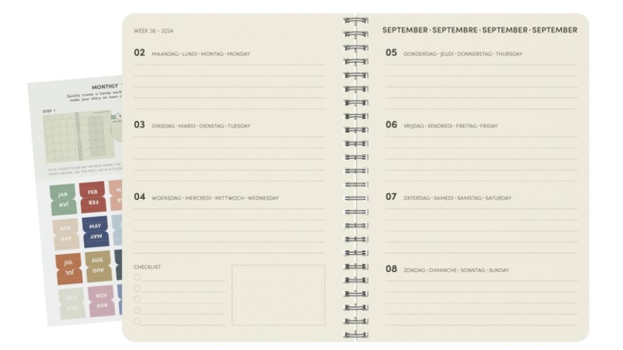 Schoolagenda 2024-2025 Lannoo QC Colour 18maanden 7dagen/2pagina's