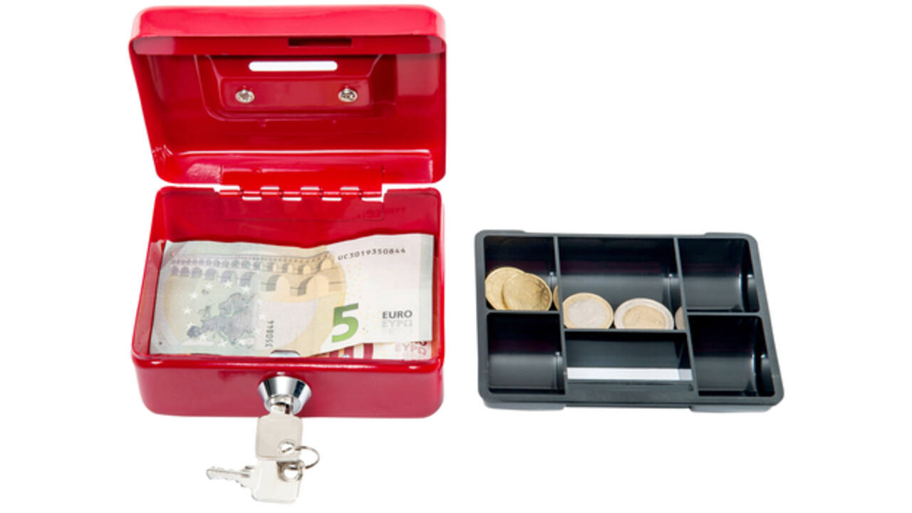 Geldkist MAUL met muntgleuf en slot 125x95x60mm rood