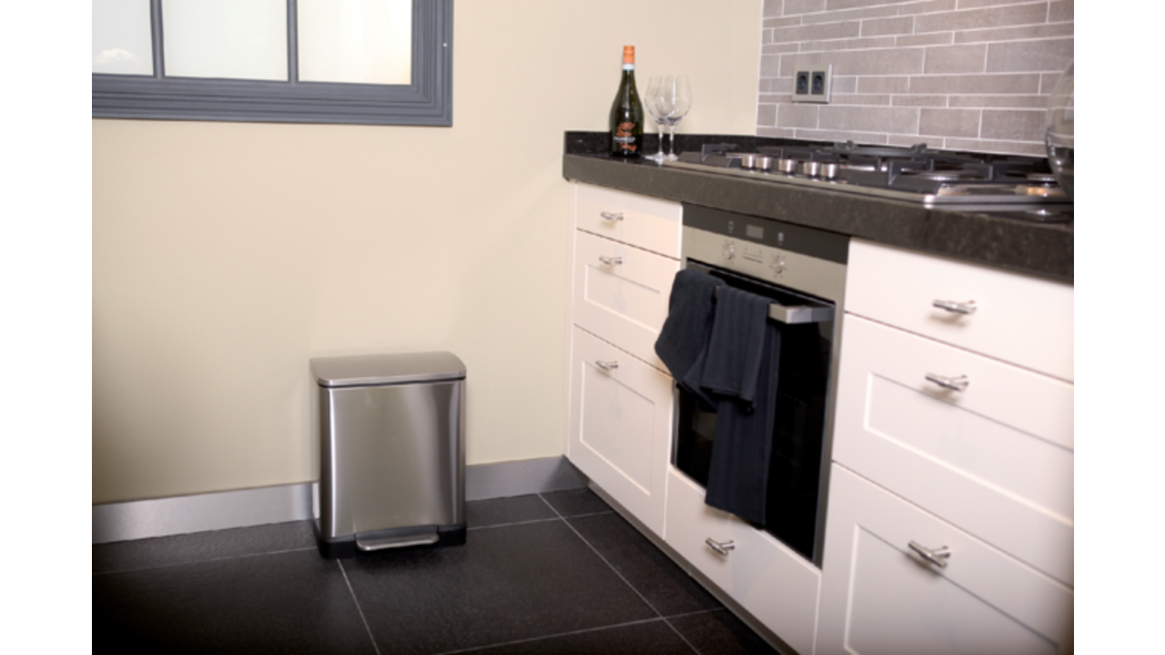 Afvalbak EKO E-Cube pedaalemmer 20liter RVS