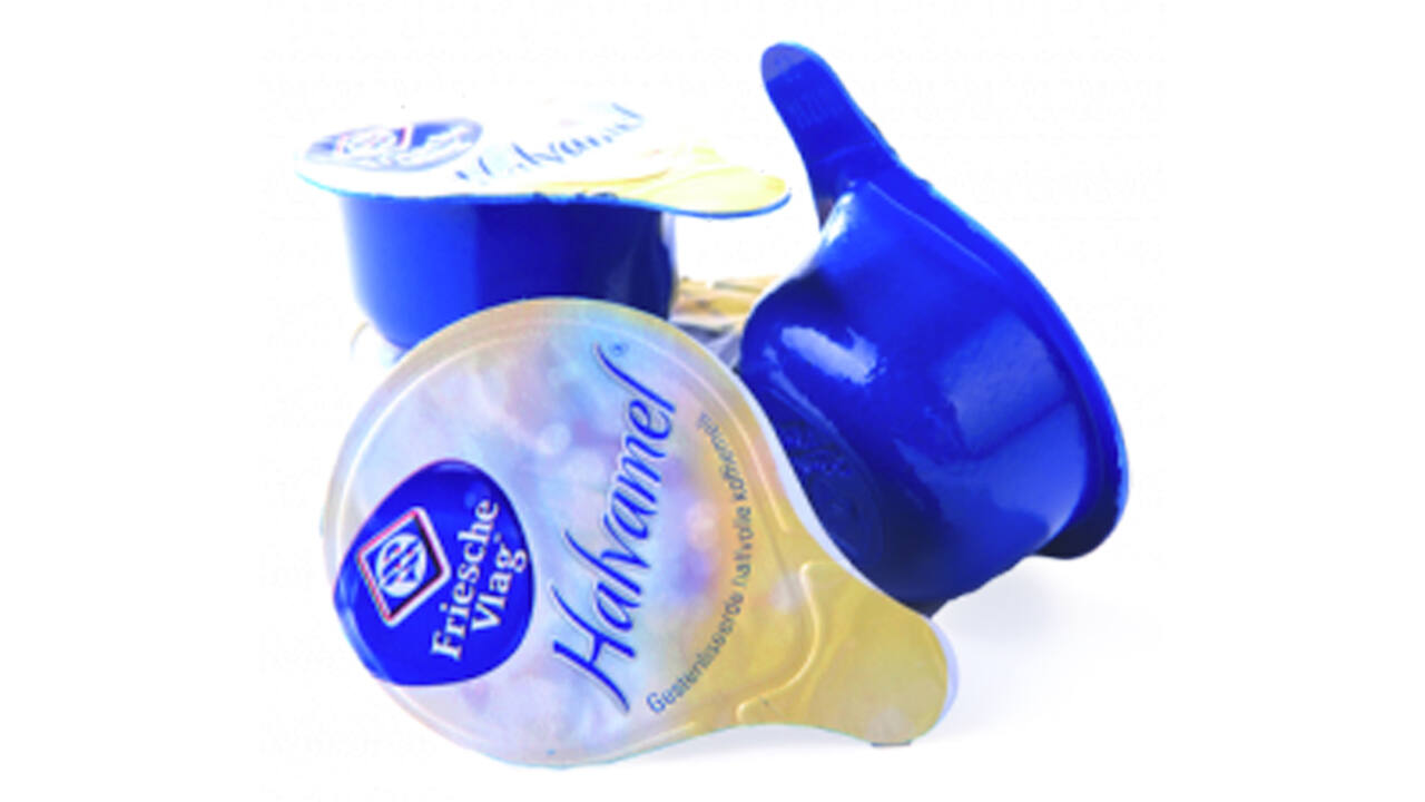 Koffiemelk Friesche vlag halvamel 7,5 gram 10 cups