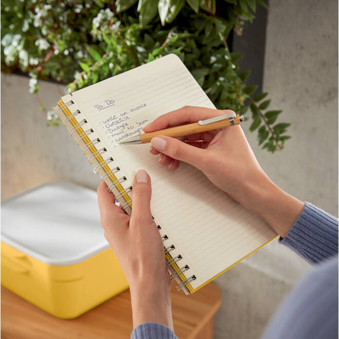Notitieboek Leitz Cosy B5 160blz 100gr spiraal lijn geel