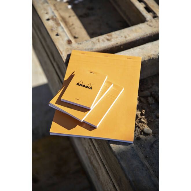 Schrijfblok Rhodia A5 lijn 80 vel 80gr met kantlijn oranje