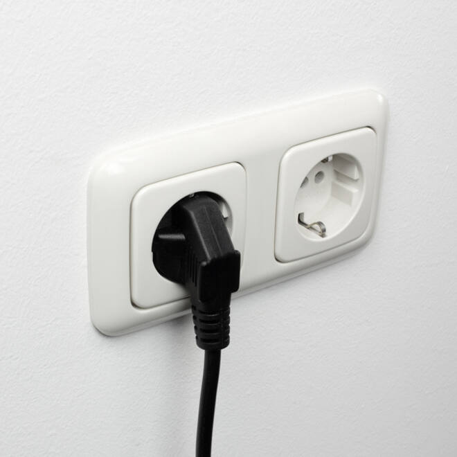 Kabel ACT Netsnoer CEE 7/7 male - C13 zwart 2.5 meter