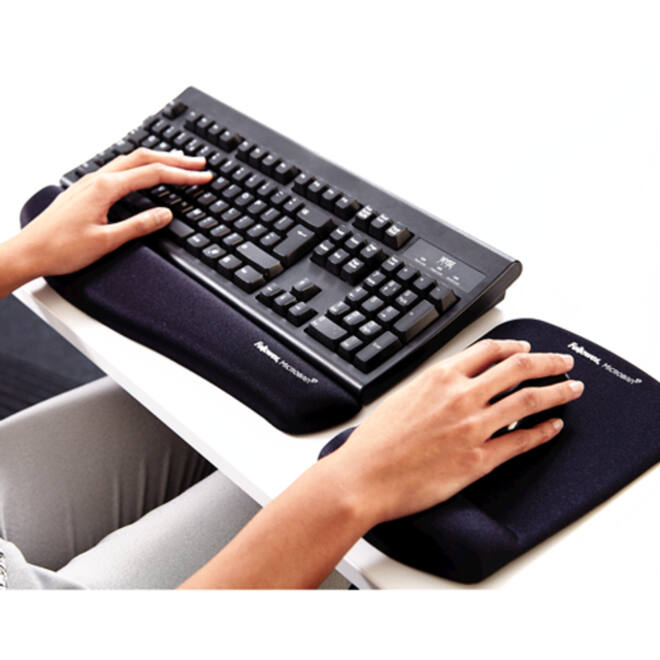 Muismat met polssteun Fellowes Plush Touch zwart