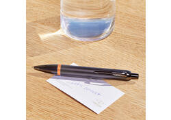 Balpen Parker IM black orange vibrant ring medium blister à 1 stuk