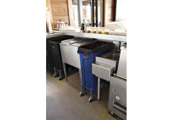 Afvalbak Rubbermaid Slim Jim Vented met luchtsleuven 87liter blauw