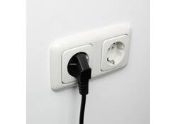 Kabel ACT Netsnoer CEE 7/7 male - C13 zwart 2.5 meter