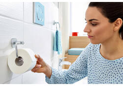 Toiletrolhouder tesa® Smooz hoogglans verchroomd metaal zelfklevend